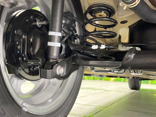 お車を安心してお乗りいただく為には、足回りの定期点検が欠かせません。サービスサポート（有償保証）では無料点検もご提供しており、安心のカーライフをお過ごしいただけるサポート体制が整っています。