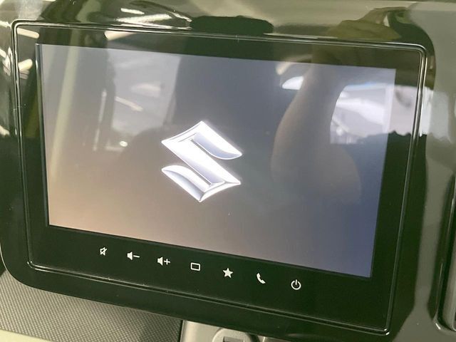 【ディスプレイオーディオ】お持ちのスマホやMP3プレイヤーとの無線接続で音楽再生が可能！コードで繋ぐわずらわしさも無く、手軽にお気に入りの音楽を楽しめます。