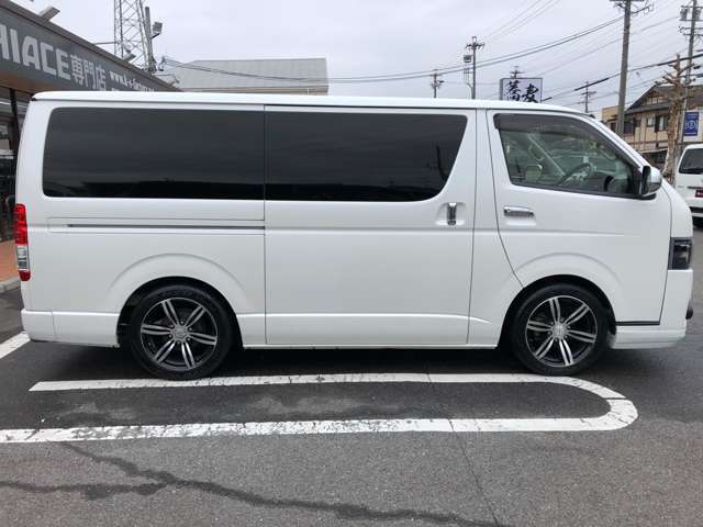 KSファクトリーハイエース名古屋店ハイエース専門店　ハイエース　コンプリートカー　パーツ販売　　福祉車両　キャンピングカー　　ローダウン　リフトアップなど様々なカスタムが可能です。車中泊　アウトドア