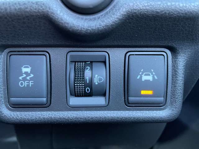 車線逸脱防止装置付き♪
