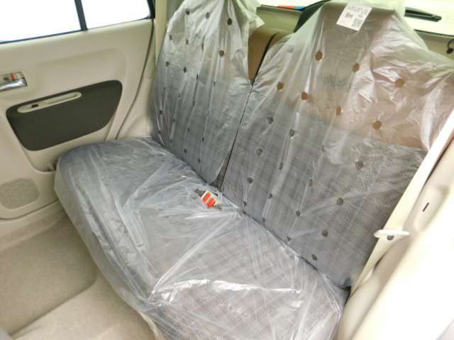 自社整備工場、鈑金塗装工場を完備しておりますので納車後も安心です。