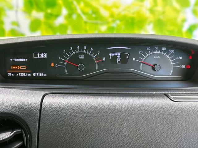 WECARSの展示場では実際に見て、触ってお車をお選びいただけます！知識の豊富な営業スタッフが様々なカーライフをご提案いたします！