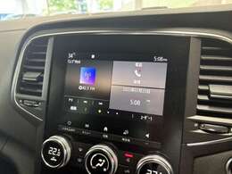 Bluetoothで携帯を接続できるのでお好みの音楽を聴きながらのドライブができます。