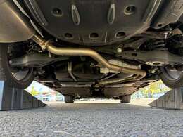 当社で整備の車両には4ヶ月の消耗品も含む無料保証と最長5年走行無制限の延長保証をオプションでご用意☆遠方のお客様はお近くのディーラーにて保証修理をお受けできます♪