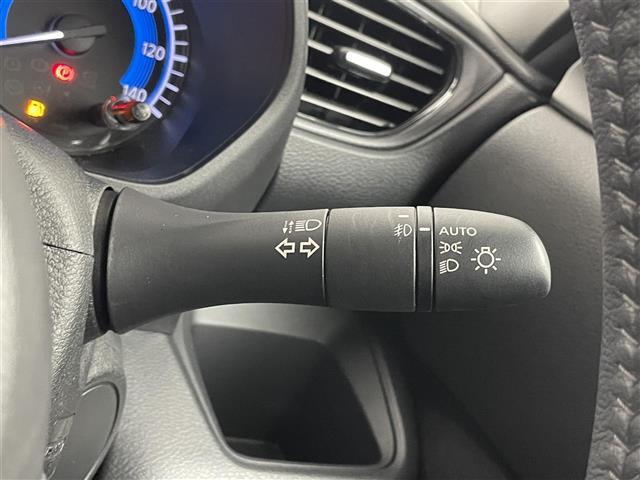 【ランプスイッチ】自動または手動でヘッドランプなどを点灯・消灯できます！