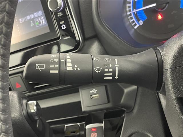 【ワイパー＆ウォッシャー】ワイパーを作動させたり、ウォッシャーを作動させたりすることができます。