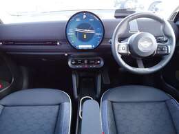 他社では車両価格が安くても膨大な諸経費で総支払額が高いケースが多く見受けられます…当社では整備費＆保証料込価格になりますのでご安心です♪