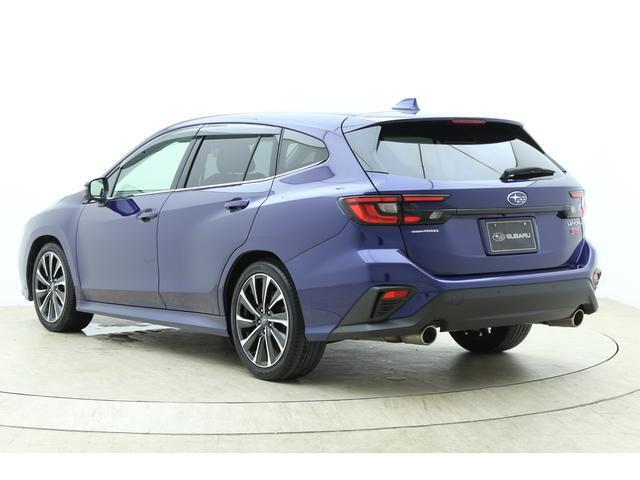■SUBARUが、デザインを通じて実現したいこと。それは、エモーショナルなデザインによってお客様の人生をイキイキと彩り、力強く堅実なデザインによって、長く使いたくなる信頼感や安心感を提供することです。
