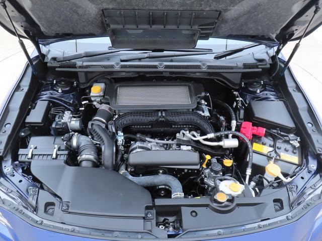 ■スバルと言えば水平対向エンジン。車体の低い位置に搭載されているので、万一の衝突時には、エンジンルームの下へ潜り込み、室内の乗員の被害軽減に貢献致します。