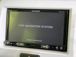 【TV付ナビゲーション】使いやすいナビで目的地までしっかり案内してくれます。各種オーディオ再生機能も充実しており、お車の運転がさらに楽しくなります！！