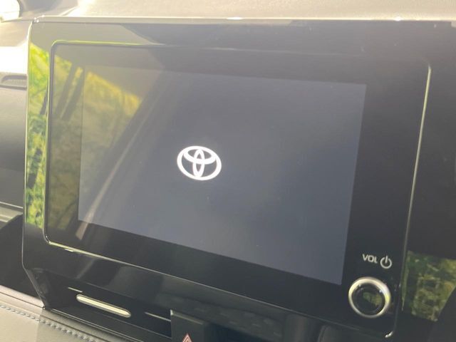【8インチ　ディスプレイオーディオ】大画面のディスプレイはAppleCarPlayやAndroidAutoが利用可能。大きな画面でスマホナビアプリ等が利用いただけます♪