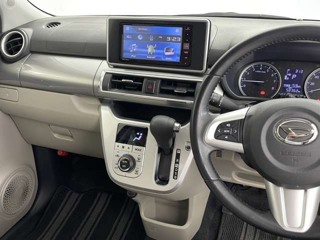 【運転席操作部】快適なドライブを楽しむための機能が装備されています！運転席から触れるので、使いやすいです！除菌プランいれていただくと、さらに清潔で安心していただけます！