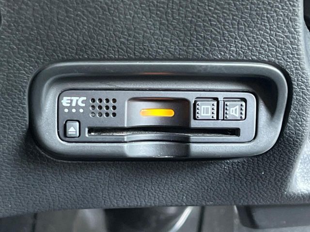 【ETC】高速道路の料金所をストレスなく通過！話題のスポットやサービスエリアに多い「スマートIC」利用時は必須のアイテムです。当店でセットアップを実施、ご納車当日からすぐにご利用いただけます！