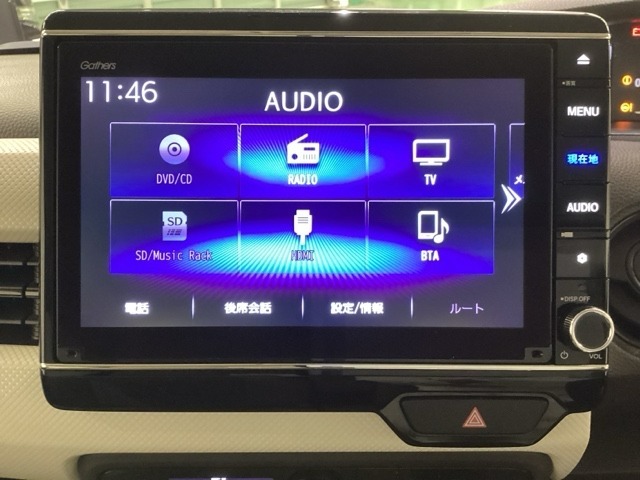 ナビゲーションはフルセグTV、インターナビ対応のGathers純正メモリーナビを搭載しています。Bluetoothオーディオ機能がありますので、スマートフォンなどの音楽も再生できます。