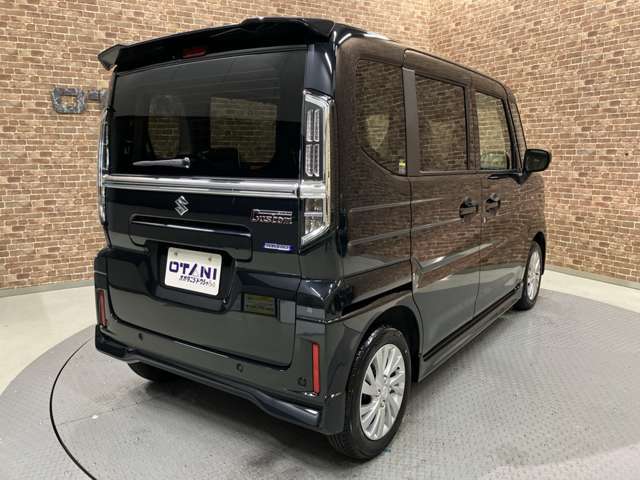 ■親切・丁寧な接客をお約束■　初めてお車のご購入を検討されている方や、お車についてあまり詳しくない方にも分かりやすい接客を心掛けております。女性営業スタッフも在籍！購入に不安がある女性の方もぜひ♪