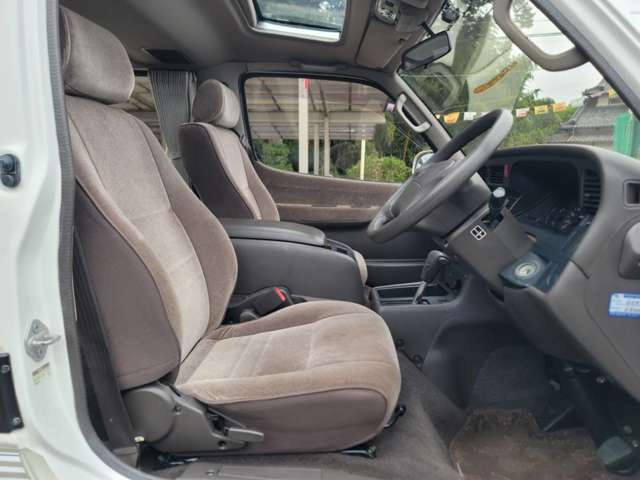 全車ルームクリーニング済み！！　ご納車前に再度ルームクリーニングを行い、お客様にご満足いただける車内空間をご提供致します！！