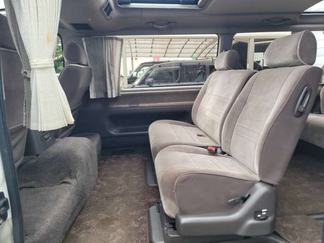 屋根の下でお車を見て頂く事も出来ますので、雨の日は事前にご連絡下さい！！