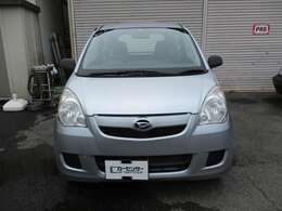 走行21370kmです。ヘッドライトもピカピカです。