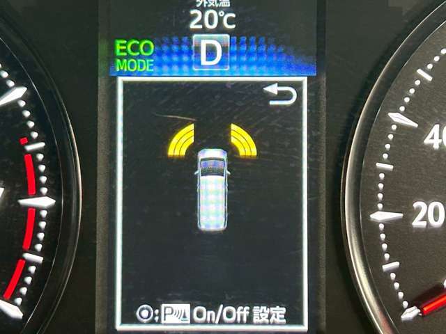【コーナーセンサー】付きですので障害物に近づいたときに音で知らせてくれるので便利な機能です！！