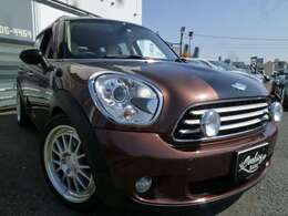 充実装備の上質車！AVIC-CZ912サイバーナビTV・デジタルインナーミラー・BLITZ車高調・キセノン・ETC・革調シートカバー　WORK18インチアルミホイールを装備しています！