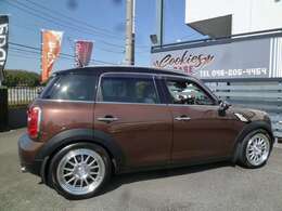 充実装備の上質車！AVIC-CZ912サイバーナビTV・デジタルインナーミラー・BLITZ車高調・キセノン・ETC・革調シートカバー　WORK18インチアルミホイールを装備しています！