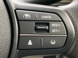 【アダプティブクルーズコントロール】高速道路での長距離走行が楽に！！自動で速度を保つクルーズコントロールが、衝突軽減システムと連携し、前方の車両を感知して車間を保つように速度調節してくれます！！