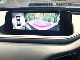 【360°ビューモニター】専用のカメラにより、上から見下ろしたような視点で360度クルマの周囲を確認することができます☆死角部分も確認しやすく、狭い場所での切り返しや駐車もスムーズに行えます。