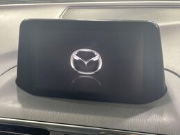 【メーカー純正ナビ】インテリアに溶け込むスタイリッシュな「専用設計」メーカーナビを装備♪視認性や操作性など基本性能にも優れ、より上質なカーライフをお楽しみいただけます。