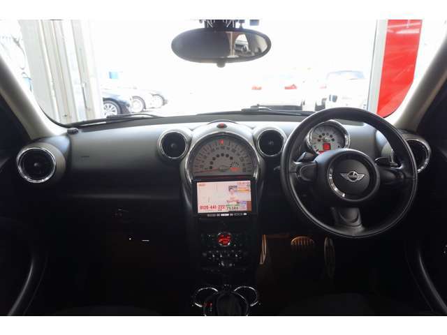 パネル廻りやステアリングもキレイな状態を維持しております。