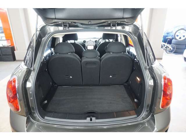トランクスペースも丁寧に使用されていた事がおわかり頂けます。
