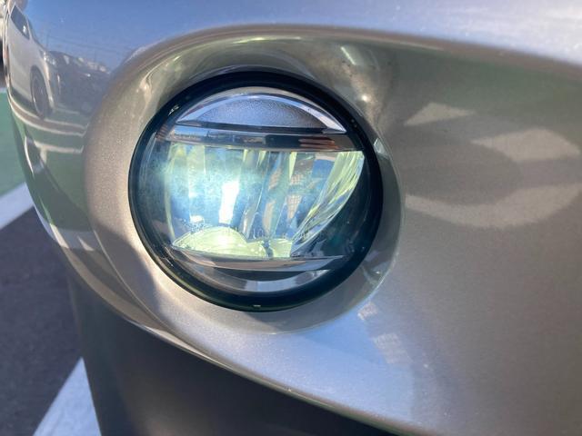 【フォグランプ】霧が発生した時や激しい雨が降って視界が悪い時、ロービームと合わせて使うことにより視界を確保でき、対向車に自分の存在を知らせることが出来ます♪