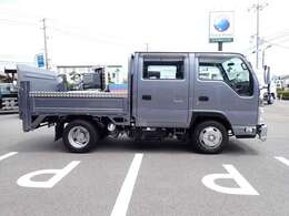 前出しバンパー　荷台内側前部縞鋼板張り　坂道発進補助装置