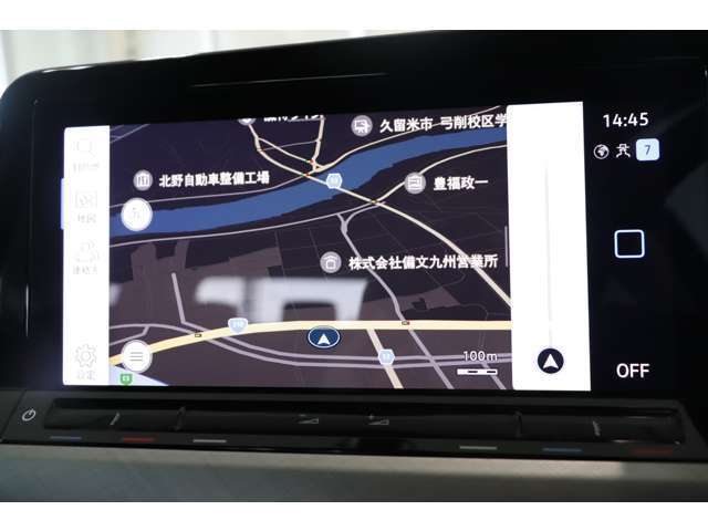 純正ナビ Discover Pro を装備、USB、Bluetoothも対応しております。