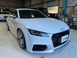 当店はあいおいニッセイ同和の保険代理店です。お客様の立場に立ち、お客様とご相談しながら細かなプランをご提示させて頂いております。また事故のご対応も当社にてすべてサポート致しますのでご安心くださいませ。