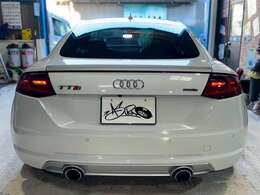 お車を愛すあなた！ガラスコーティングを是非体感してください☆一台一台職人が手作業でボディーにコーティング施工を行いボディーに艶を蘇らせ新車時の様な輝きを取り戻します！当社では推進させて頂いております！