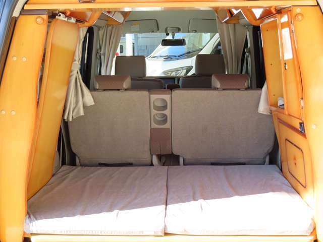 セダン、ミニバン、1BOX、スポーツカー、クロカン4WD、SUV、キャンピングカー、トレーラー、福祉車両、移動販売車、トラック等専門性に特化した商品を揃えております