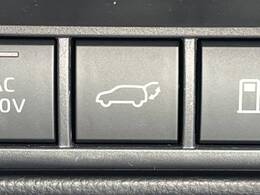【パワーバックドア】スマートキーや運転席のボタンを押すだけでリアゲートが自動で開閉します！荷物を持っている時や、高い位置にあるバックドアを閉める際に便利な機能です♪