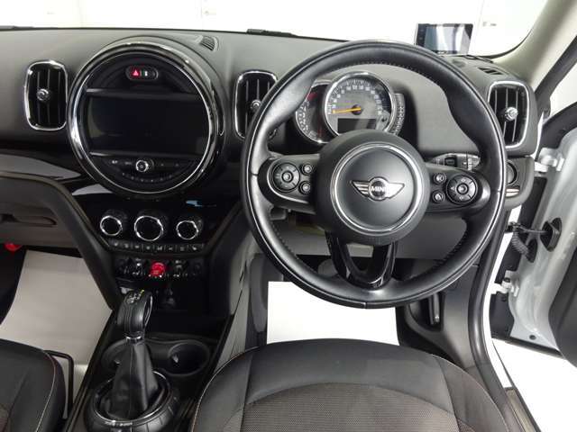 ●輸入車専門店だからこそできる、お客様に寄り添ったご提案を心がけております。