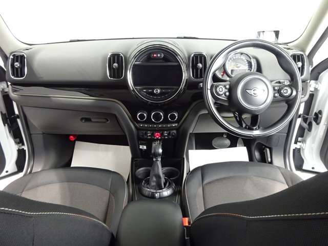 ●ディーラー車・ワンオーナー車を中心に展示しております。