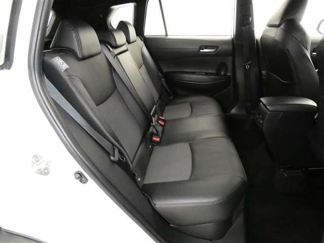 【居住性】リヤシートのスペースは、しっかり確保してます♪もちろん室内クリーニング済みです☆