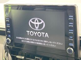 【純正9型ナビ】人気の純正ナビを装備。オーディオ機能も充実しており、Bluetooth接続すればお持ちのスマホやMP3プレイヤーの音楽を再生可能！毎日の運転がさらに楽しくなります！！