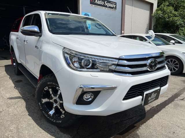 人気のハイラックス・2.4Z・ディーゼルターボ入庫しました♪TRDキャノピー、TRDアンダーカバー、社外ホイール＆マッドタイヤ、純正ナビ、バックカメラ等装備も充実した1台です！