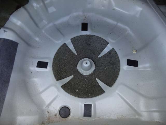 GC8は古い車ですので雨漏りでスペアタイヤハウスがグズグズに腐ってしまっている個体がほとんどです！こちらの固体は非常に良い状態を保っております。