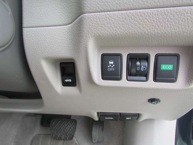 ECOモードスイッチでより燃費の良い運転をサポート。