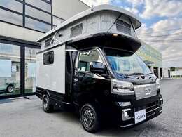 年間の維持費の軽との差額は約3万円ほどですので、そこまで大きなコストはかかりません。軽自動車より一回り大きいくらいのサイズ感ですので、狭い道での走行や駐車場も心配いらずでお気軽に車中泊が楽しめますよ！