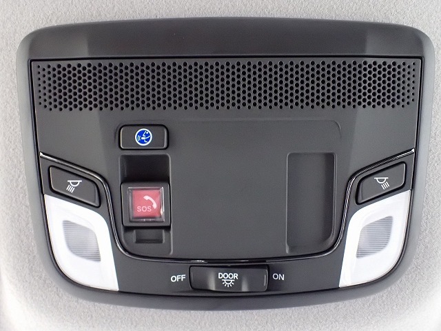 安心・安全と快適・便利を提供できる機能を備えた『Honda　CONNECT』対応です！緊急時にはボタン一つで緊急サーポートセンターに繋がります。