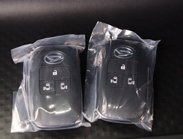 【車屋】として、長く車業界に従事した経験豊富なスタッフが多数在籍しております。