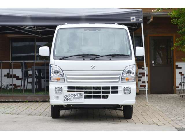 スズキ車の魅力をもっと多くの方へ。専門知識を持つスタッフが、お客様に最適な一台をご提案。試乗・購入・アフターまで安心のフルサポート体制が自慢です。