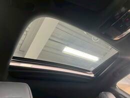 人気オプションのサンルーフ装備！車内も明るくなりドライブがより一層楽しくなります♪