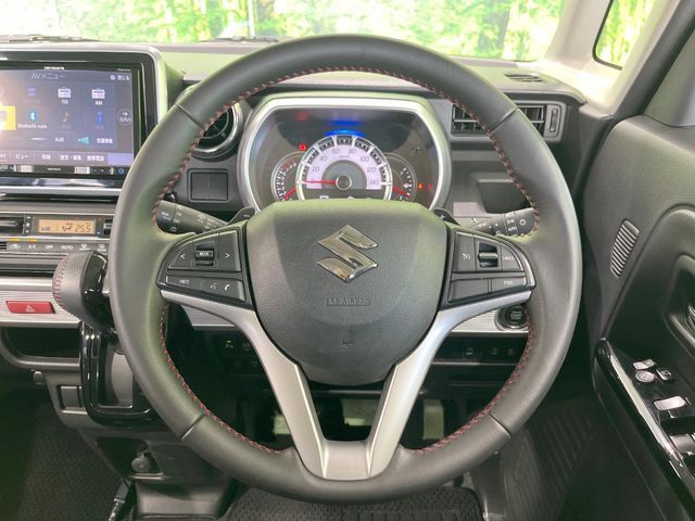 【純正革巻きステアリング】上質な革を使用することで、手にしっかり馴染みとても運転しやすいハンドルです♪